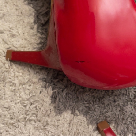 Stradivarius size 37 bright red patent leather kitten heel pumps - Picture 6 of 11